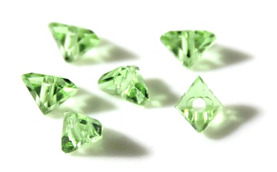 Бусина MonPin d 6 мм, in-d 0,8 мм (хрустальное стекло, 50 шт, цвет: зеленый прозрачный) m16030248